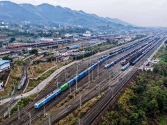 西南地区新年首趟中欧班列在渝发车