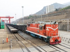 江苏连云港开出新年第一趟中欧班列