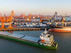 港口作业忙 力争“开门红”