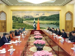 丁薛祥会见巴基斯坦副总理兼外长达尔